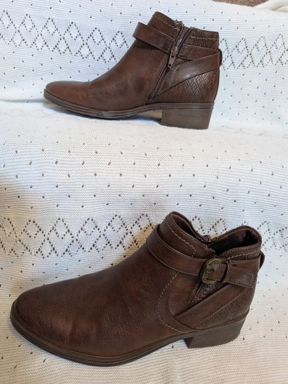 Brown ankle boots booties low heel zipper closure size 9.5